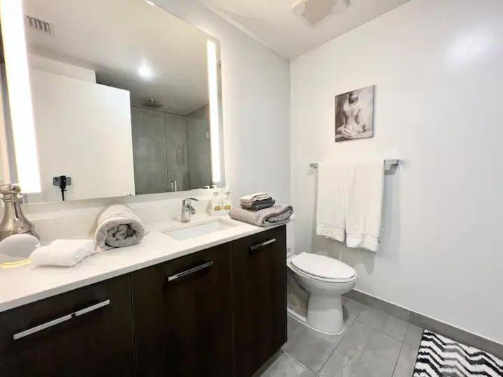 2br, 2 Baths Lux Downtown Heart Of With Amazing Views, Pool, & Gym Appartement Austin