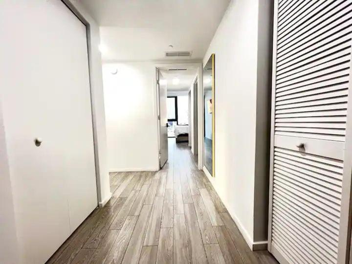 Appartement 2br, 2 Baths Lux Downtown Heart Of With Amazing Views, Pool, & Gym *