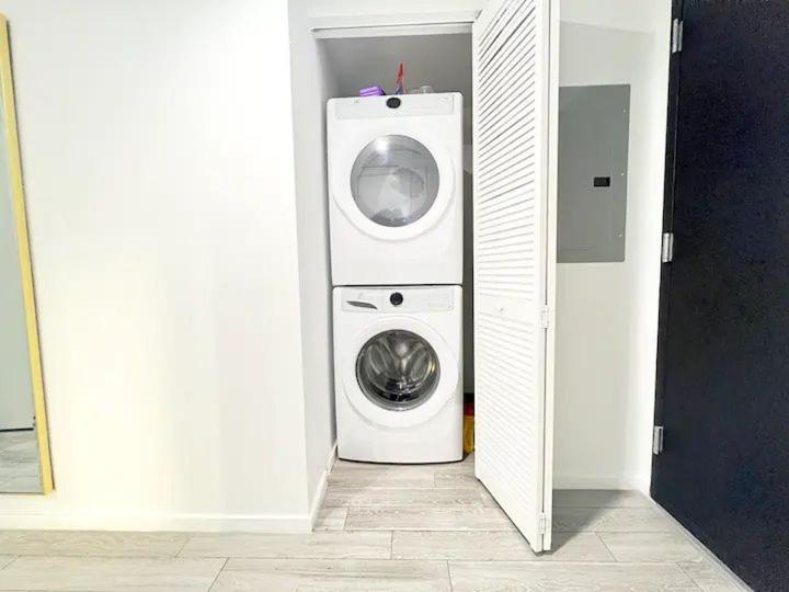 Appartement 2br, 2 Baths Lux Downtown Heart Of With Amazing Views, Pool, & Gym