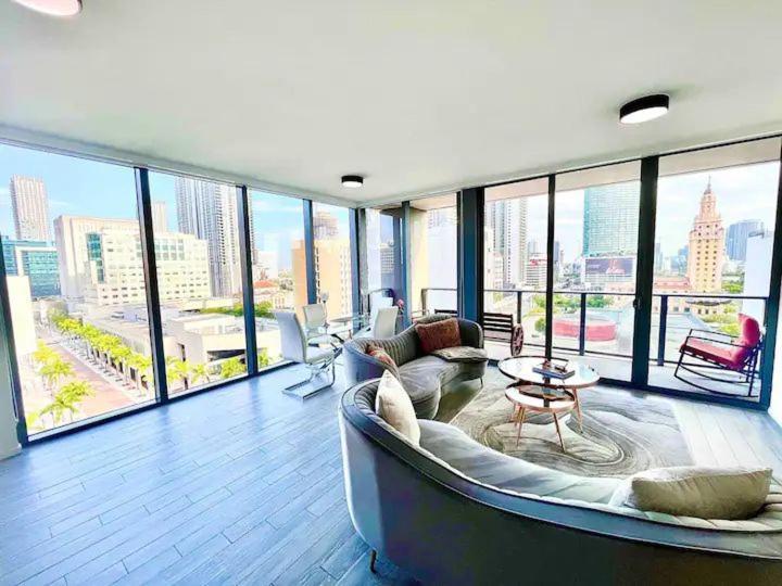 Apartment 2br, 2 Baths Lux Downtown Heart Of With Amazing Views, Pool, & Gym Austin