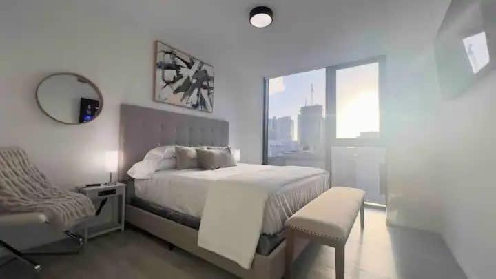 Appartement 2br, 2 Baths Lux Downtown Heart Of With Amazing Views, Pool, & Gym *